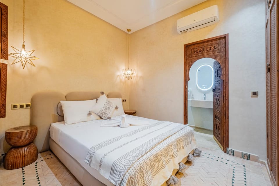 Luxury Private Riad Taj 2Min to Jemaa Lefna Riad in Marrakesh