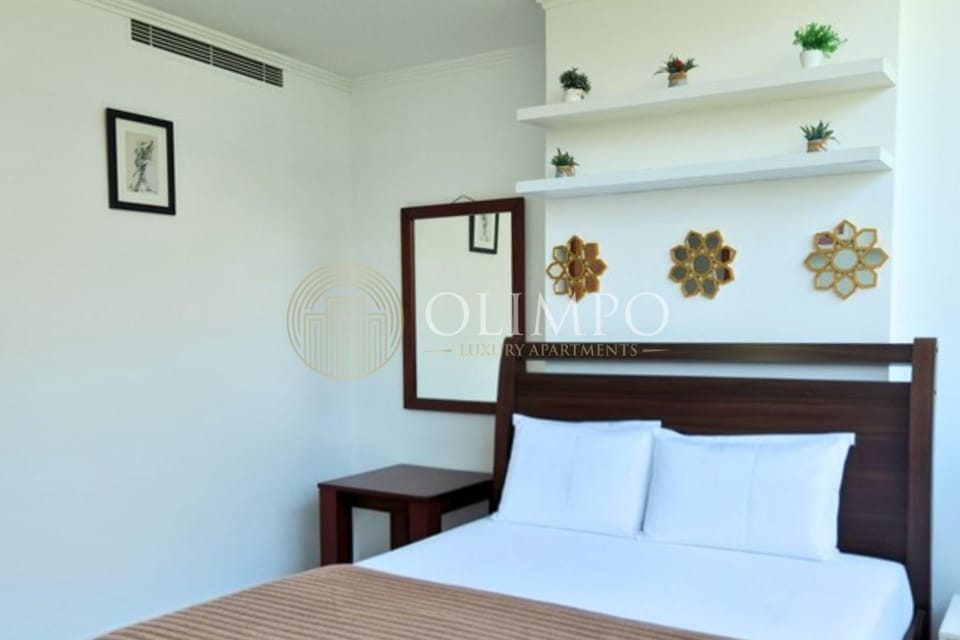 View (from property/room), Photo of the whole room, Decorative detail, Bedroom, Area and facilities