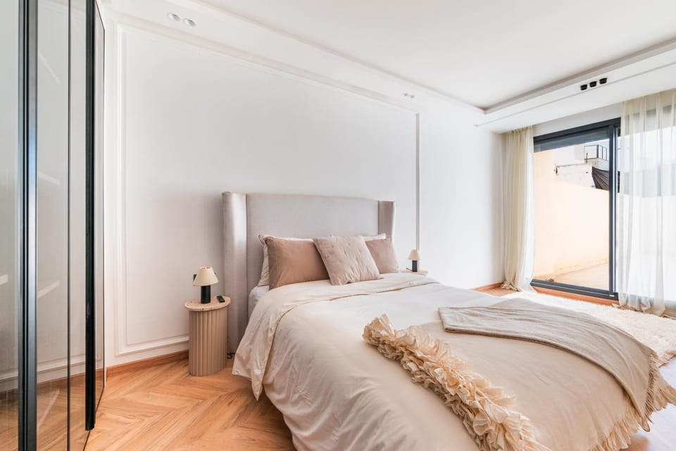 Bed, Photo of the whole room