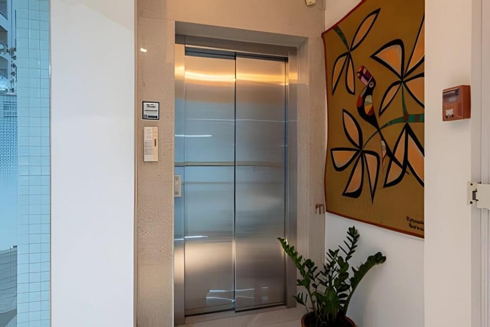 300m do mar, 3 Suítes, 2 Garagens Apartment in Camboriú