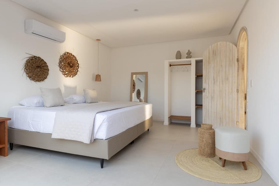Bed, Photo of the whole room, Bedroom, wardrobe, air conditioner