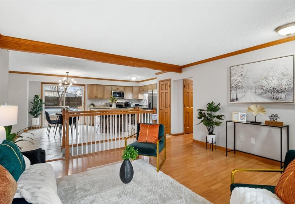 Kitchen or kitchenette, Living room, Seating area