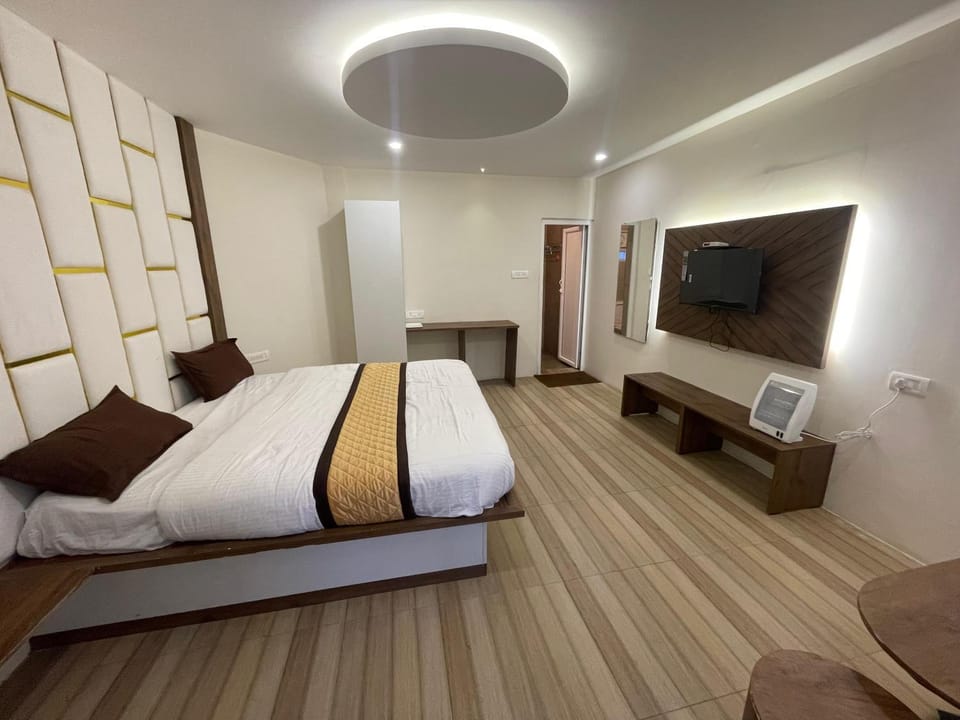 IVAA RESoRT from kodai lake Hotel in Kodaikanal