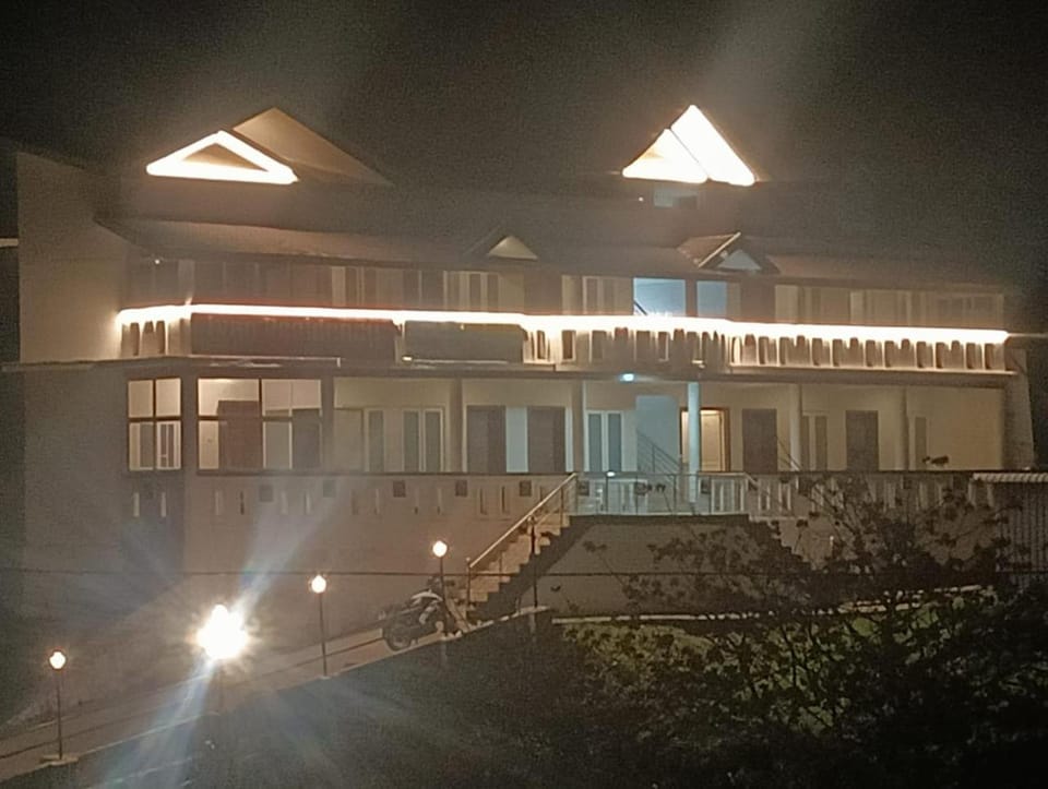 IVAA RESoRT from kodai lake Hotel in Kodaikanal