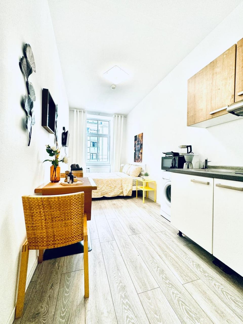 Bed, TV and multimedia, Kitchen or kitchenette, Dining area, Bedroom, minibar, stove