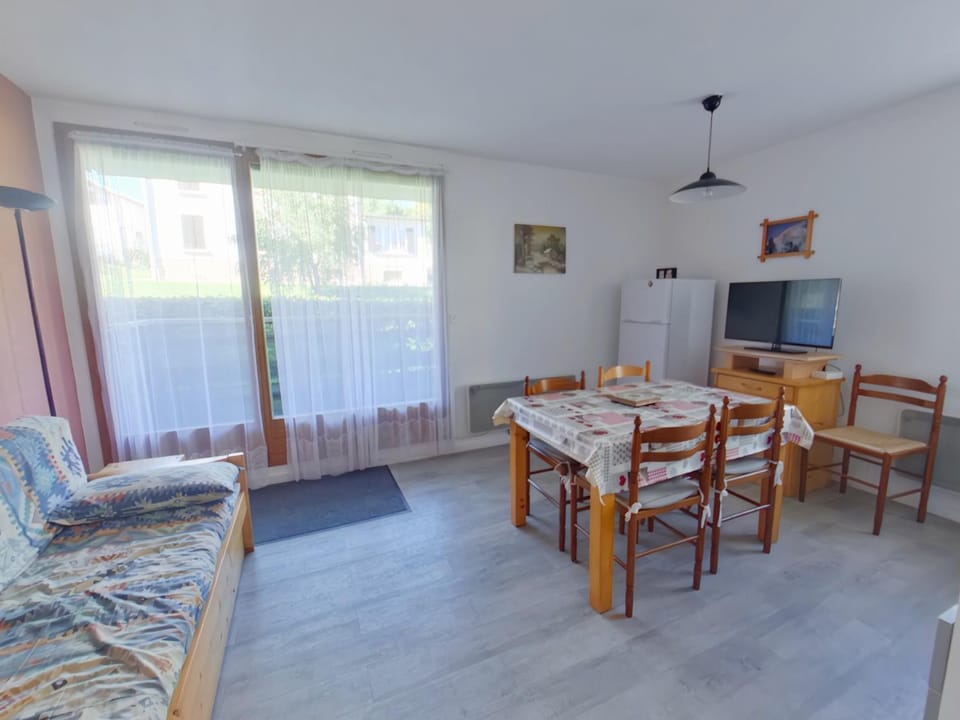 Appartement cosy aux Rousses avec terrasse et proximité activités - FR-1-834-8 Apartment in Jura
