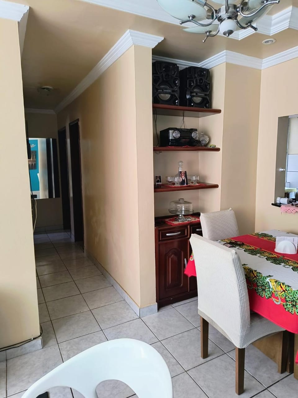 Seating area, Dining area