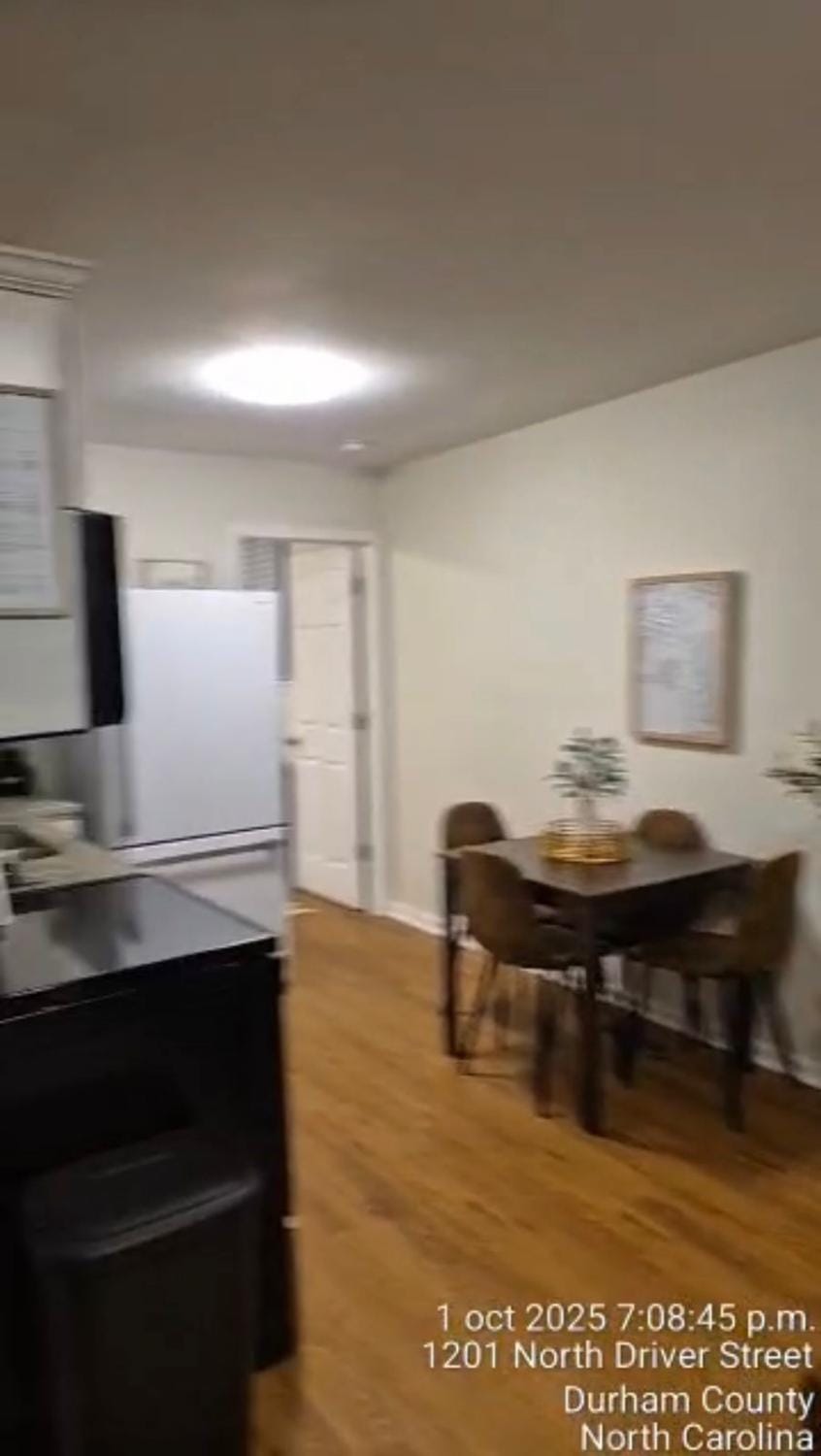 Crew Friendly in Durham sleeps 4 people House in Durham