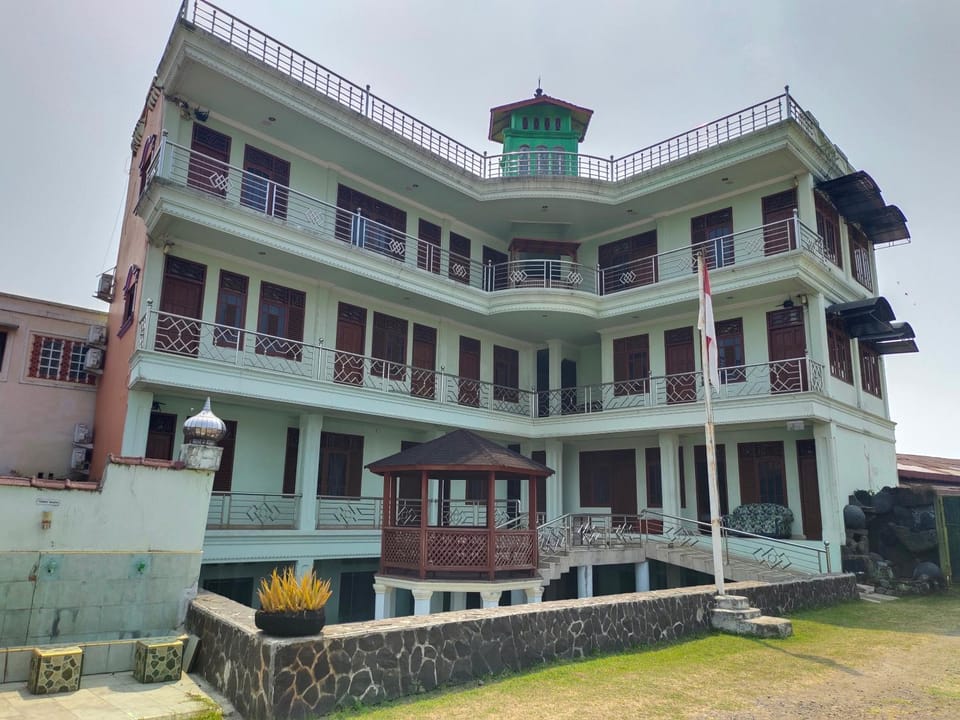 Vafa Guesthouse Bed and Breakfast in West Java