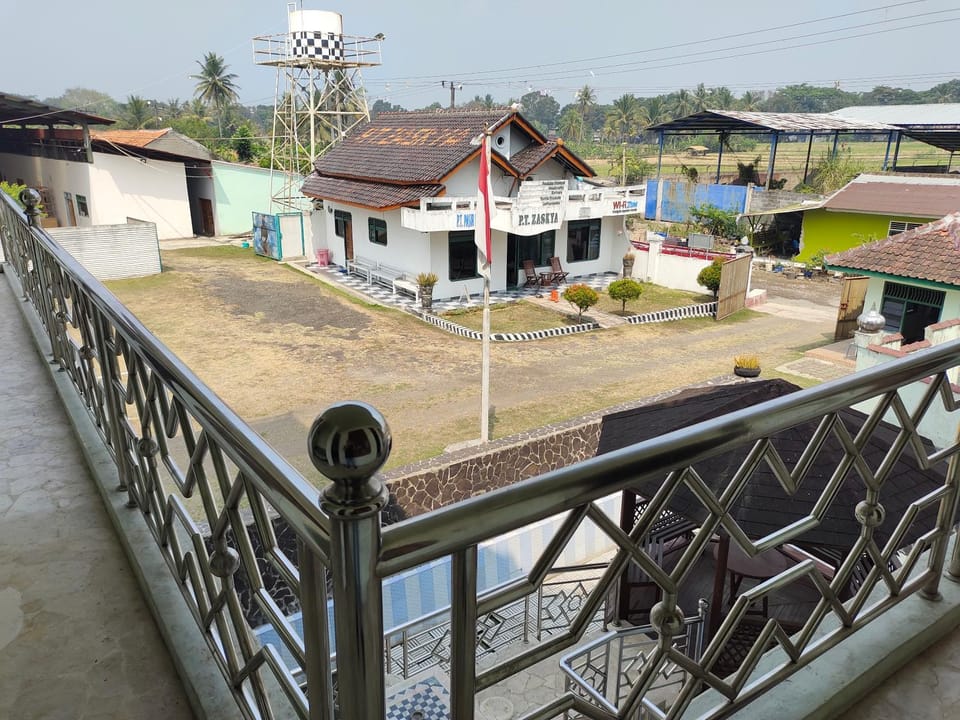 Vafa Guesthouse Bed and Breakfast in West Java