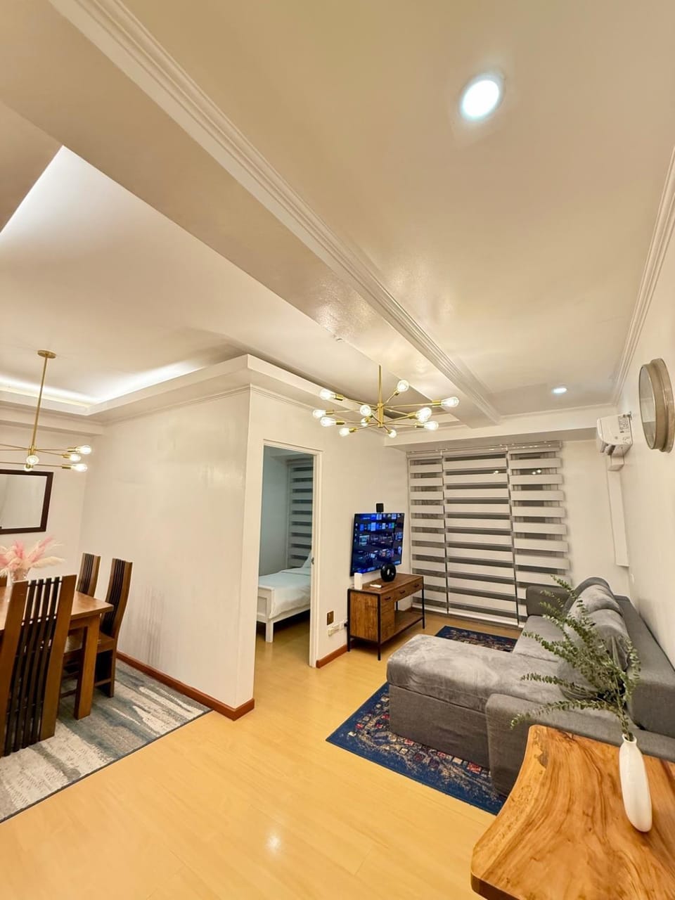 Living room, Photo of the whole room