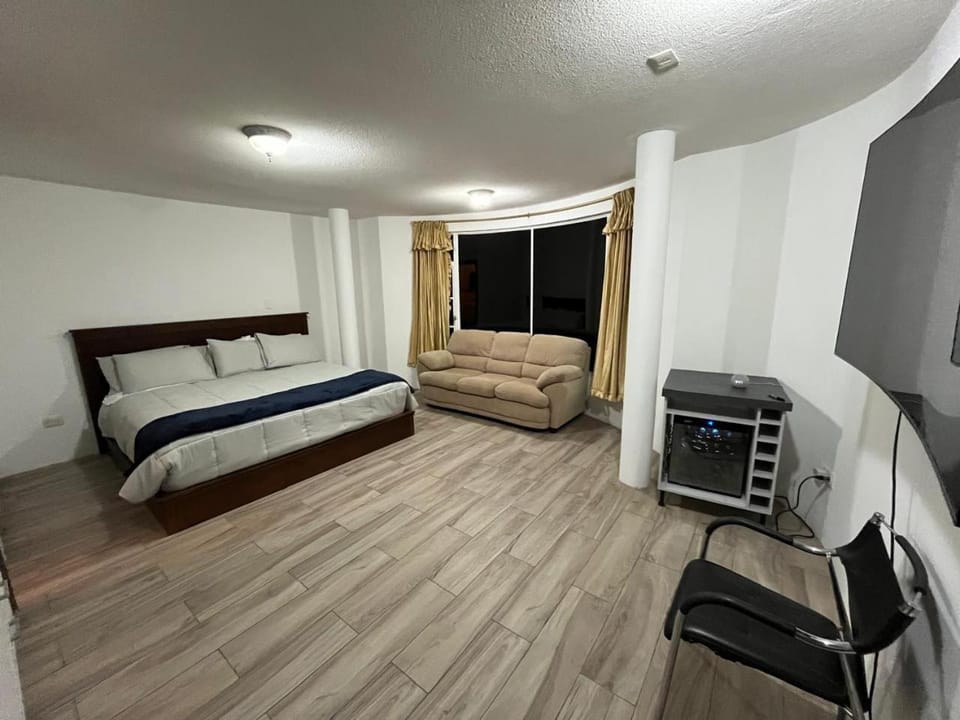 Bed, TV and multimedia, Photo of the whole room, Bedroom, minibar