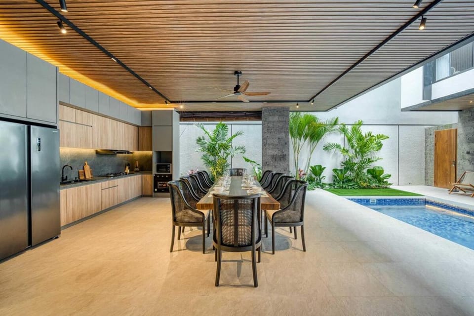 Sui - 3BR Brand New Luxury Villas by Berawa Beach Villa in North Kuta
