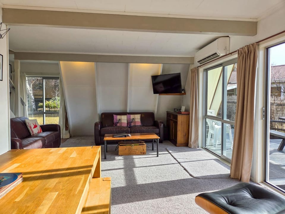 Cozy Lake Tekapo Stay with Mountain Views House in Lake Tekapo
