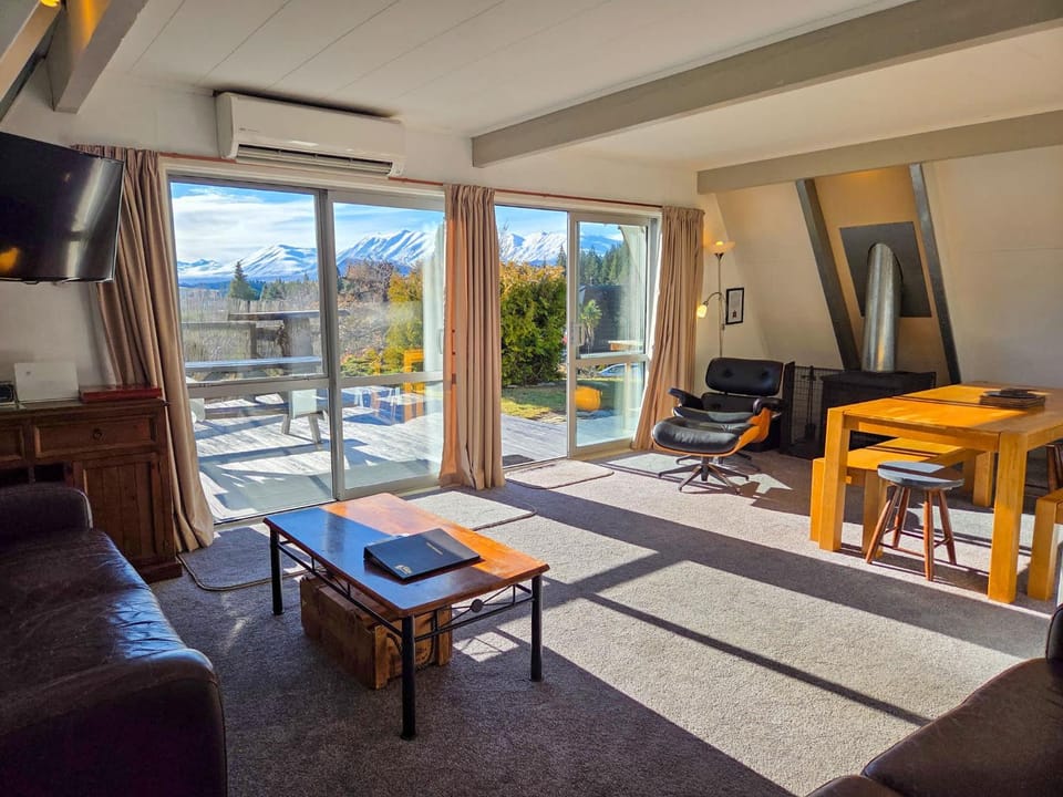 Cozy Lake Tekapo Stay with Mountain Views House in Lake Tekapo