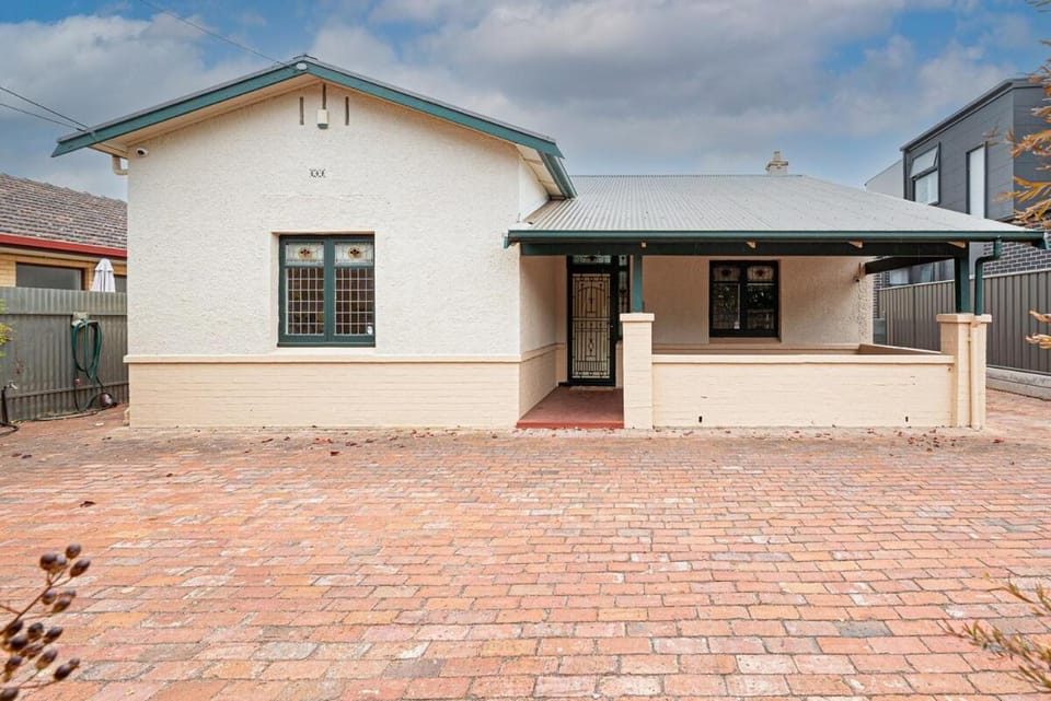 Prime City to Coast Locale House in Adelaide