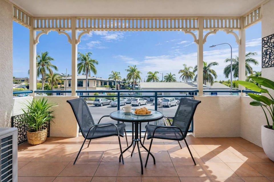 Patio, View (from property/room), Balcony/Terrace, Seating area, Swimming pool