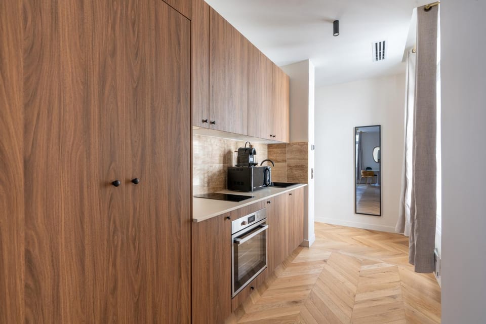 Chic Paris Studio for 2 in Bastille Apartment in Paris