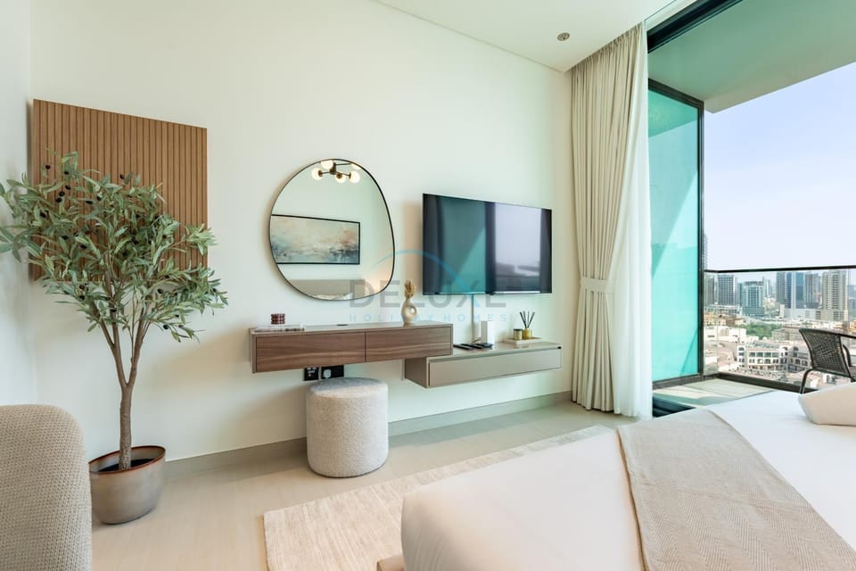 Bed, TV and multimedia, Bedroom