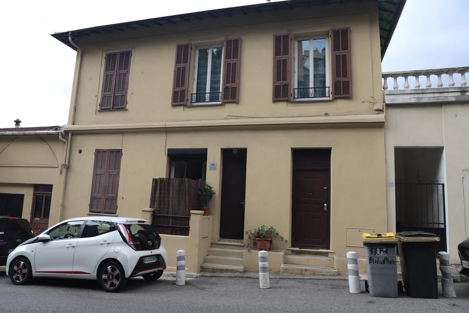 Property building, Street view
