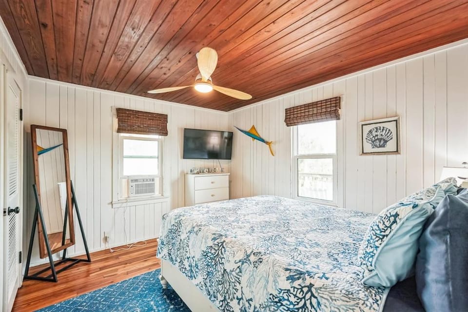 Escape in Paradise - Walk to Siesta Key Beach! Apartment in Siesta Key