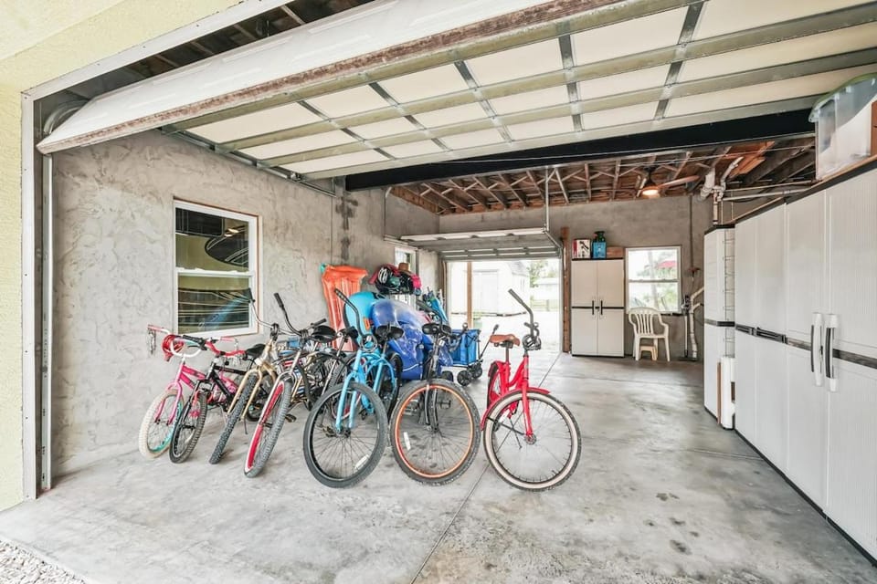 Escape in Paradise - Walk to Siesta Key Beach! Apartment in Siesta Key