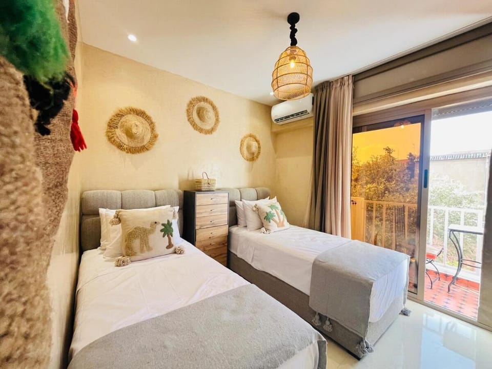 Bed, View (from property/room), Balcony/Terrace, Photo of the whole room, Bedroom