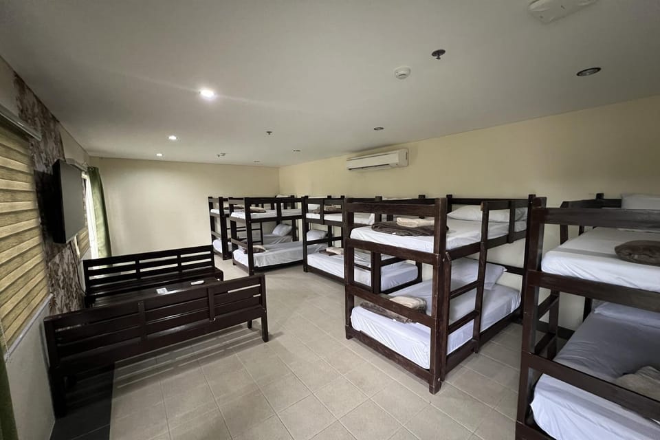 Bedroom, bunk bed