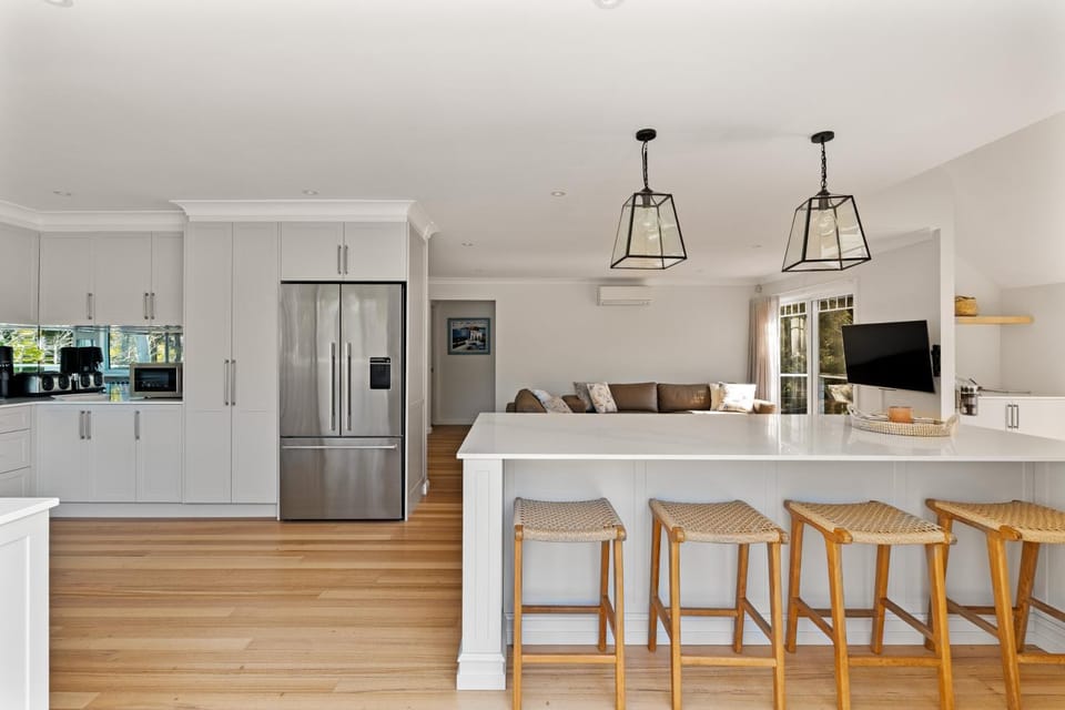 TV and multimedia, Kitchen or kitchenette, Dining area, oven, pet friendly, stove