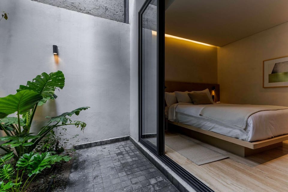 Capitalia Casa Calderon 1BR Leafy Vibes w Patio Apartment in Mexico City