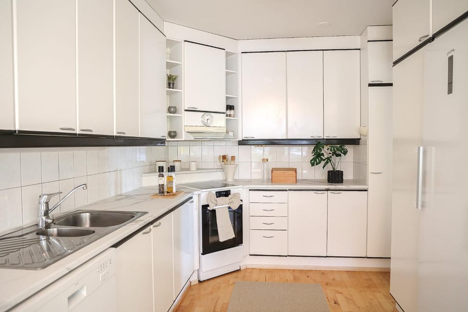Kitchen or kitchenette, dishwasher, oven, stove, toaster