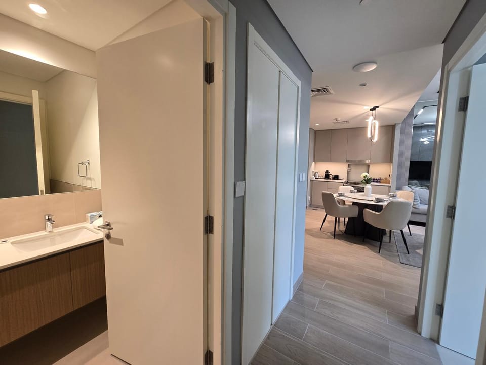 Luxury Silent Place To Stay With Beach Apartment in Dubai