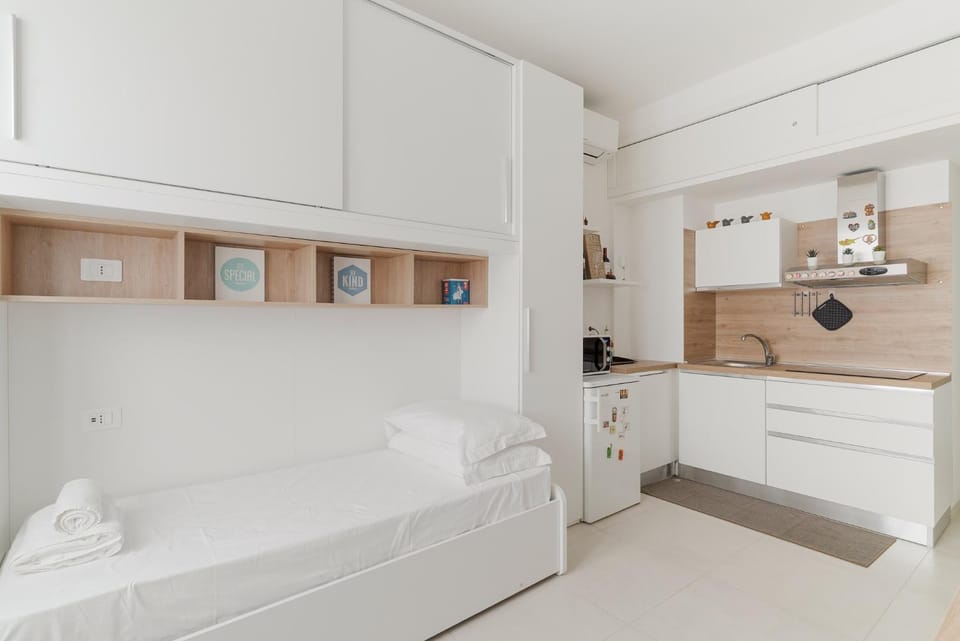 Kitchen or kitchenette, Bedroom