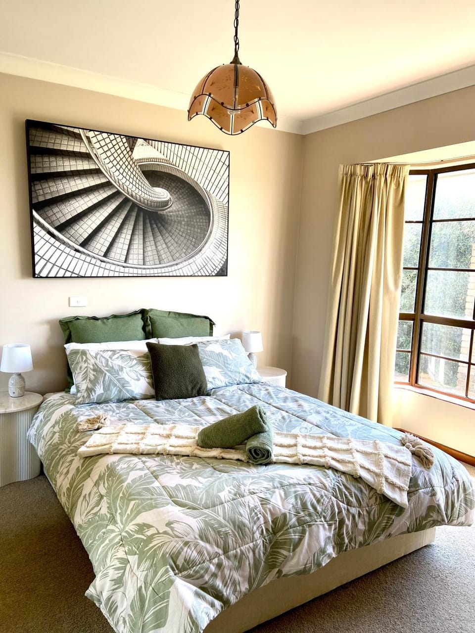 Bed, Photo of the whole room, Bedroom