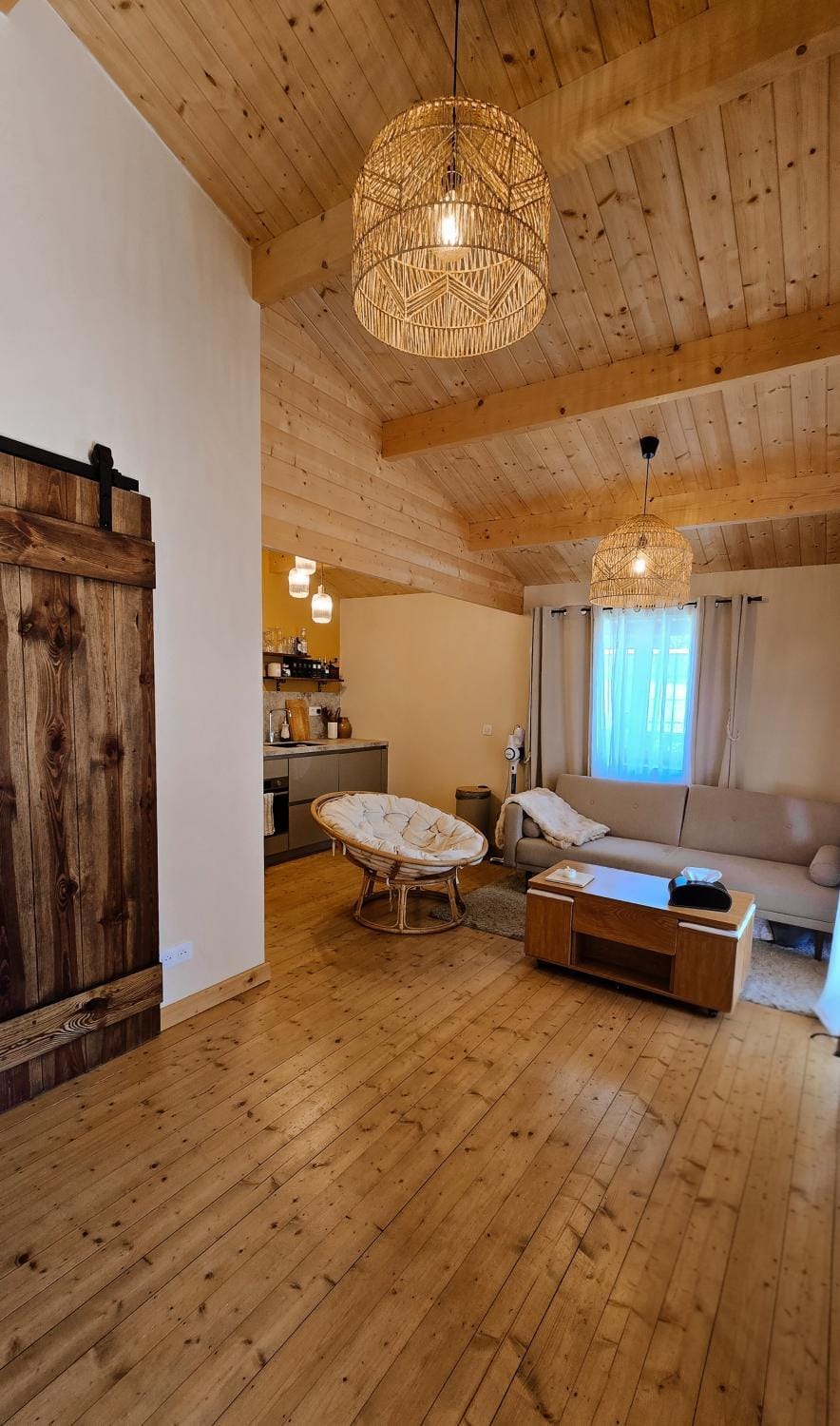 Chalet romantique - Jacuzzi privatif - King size Chalet in Nouvelle-Aquitaine
