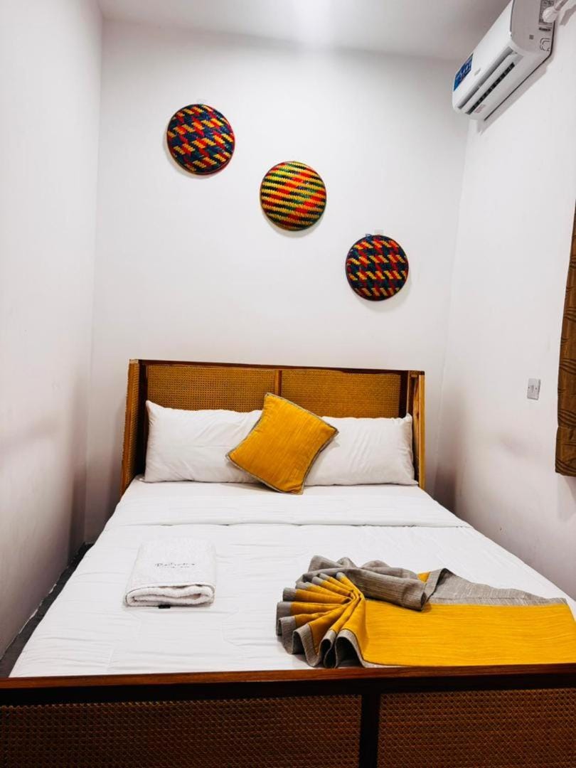Bedroom, towels, air conditioner