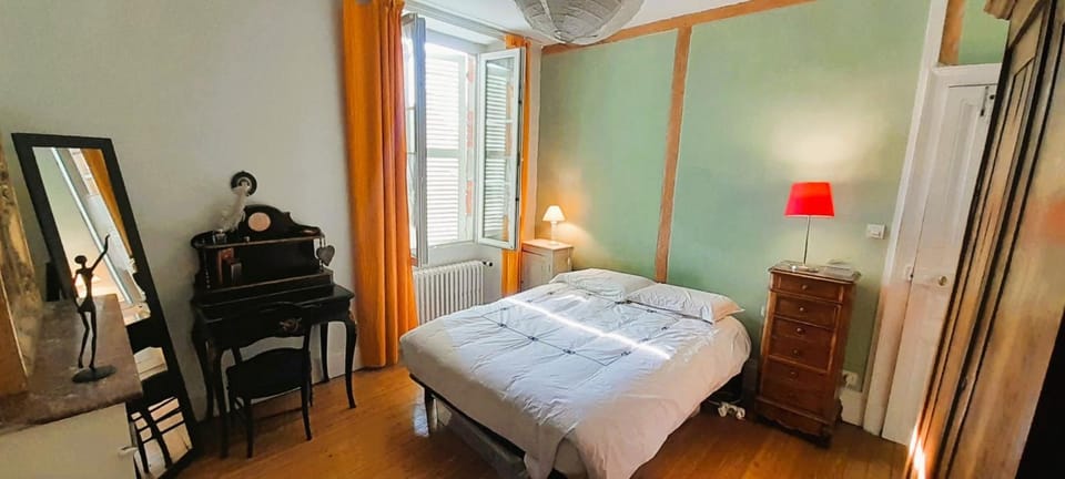 Bed, Bedroom