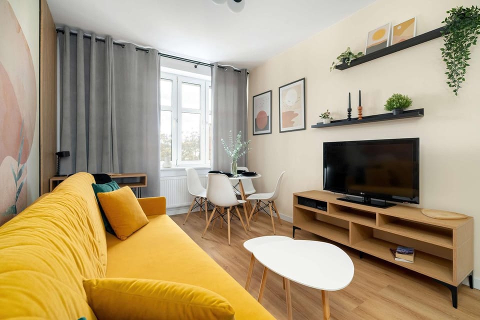 TV and multimedia, Seating area, Evening entertainment