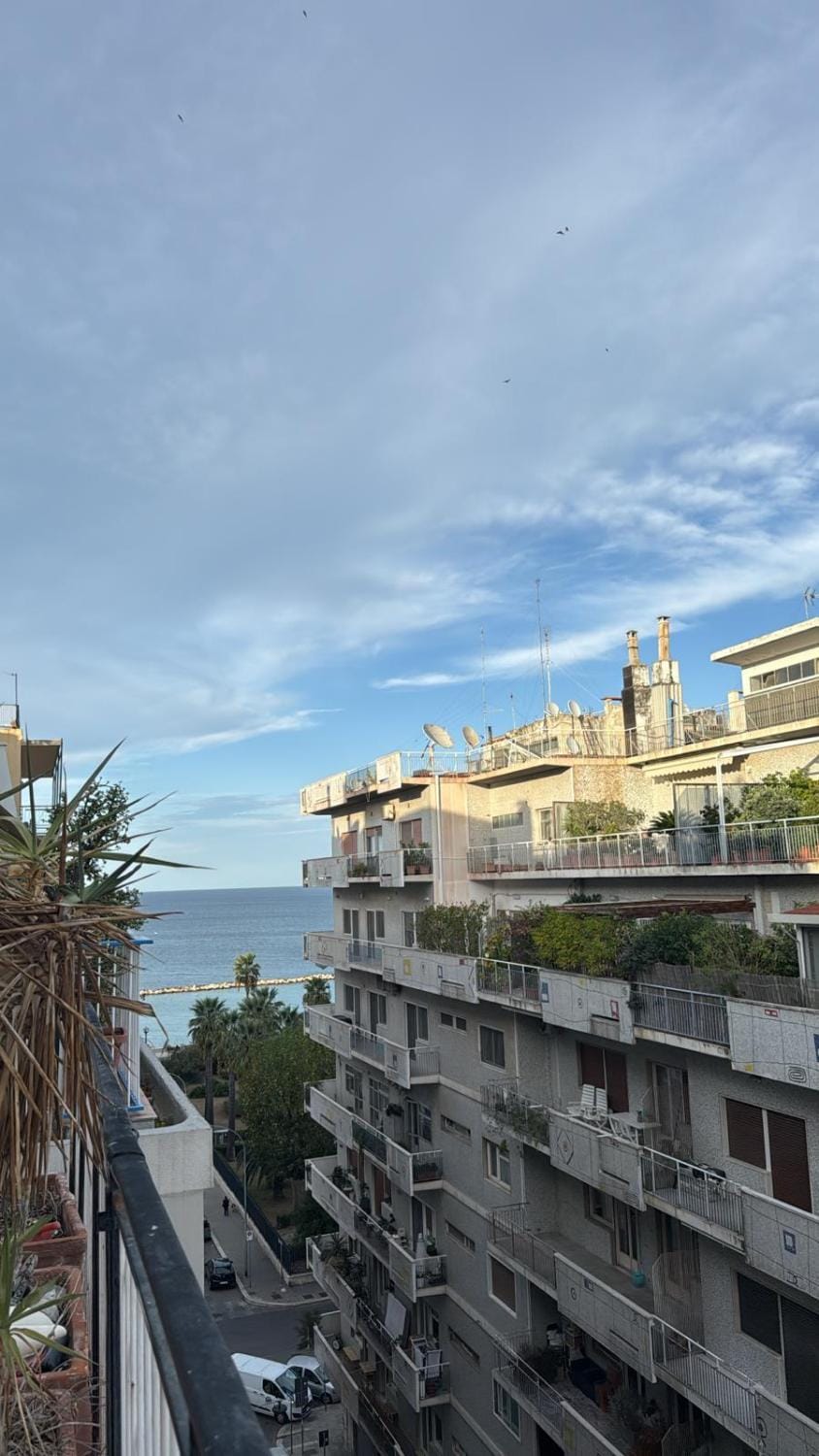 Blue Eyes HOWME Apartment in Bari