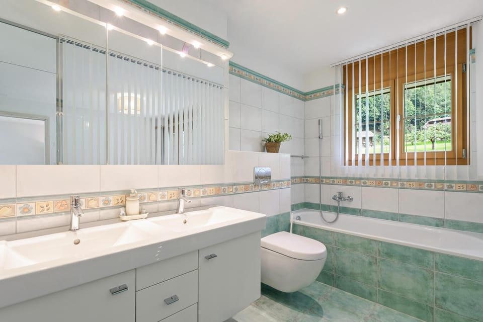 Shower, Toilet, Bathroom, Bath