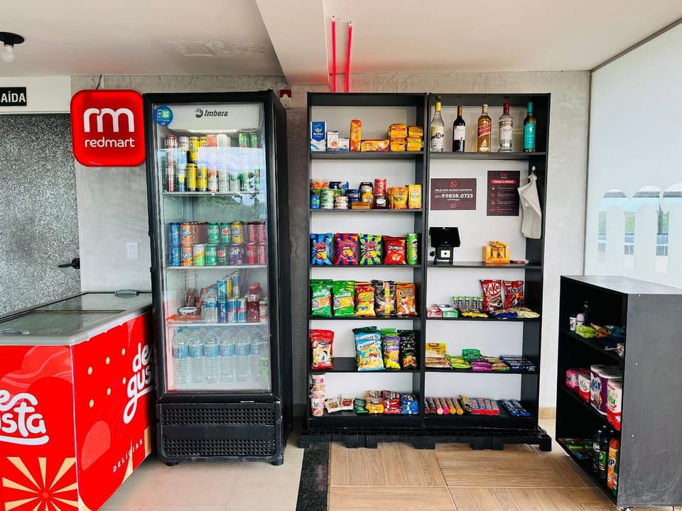 On-site shops, Area and facilities, Supermarket/grocery shop, Swimming pool
