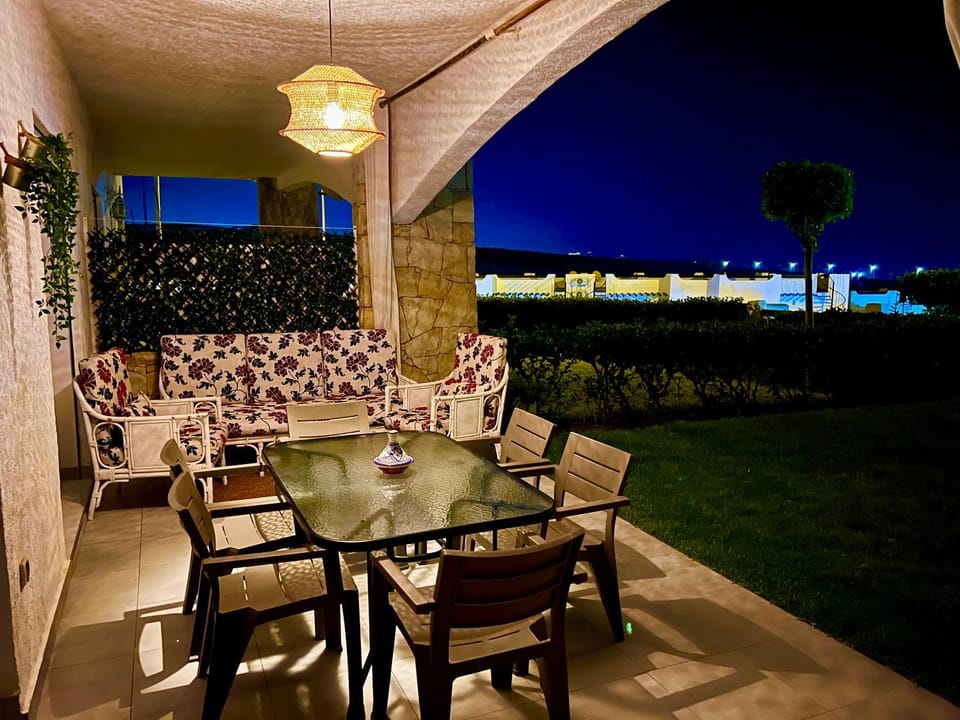 Patio, Night, View (from property/room), Balcony/Terrace, Living room, Seating area, Dining area