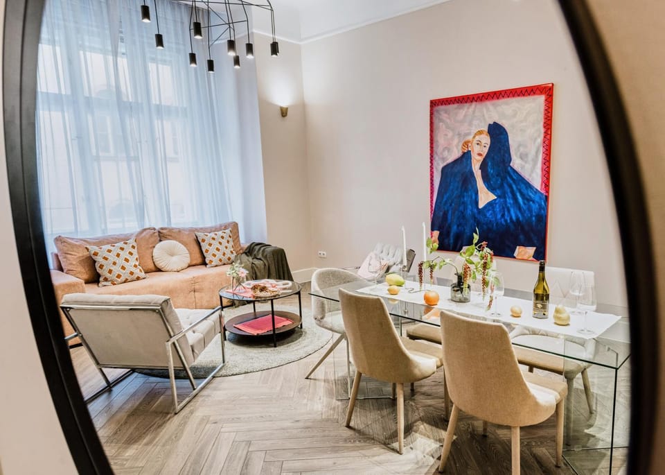 Luxe 3BED 3BATH Steps to New York Café & Szimpla Kert Apartment in Budapest