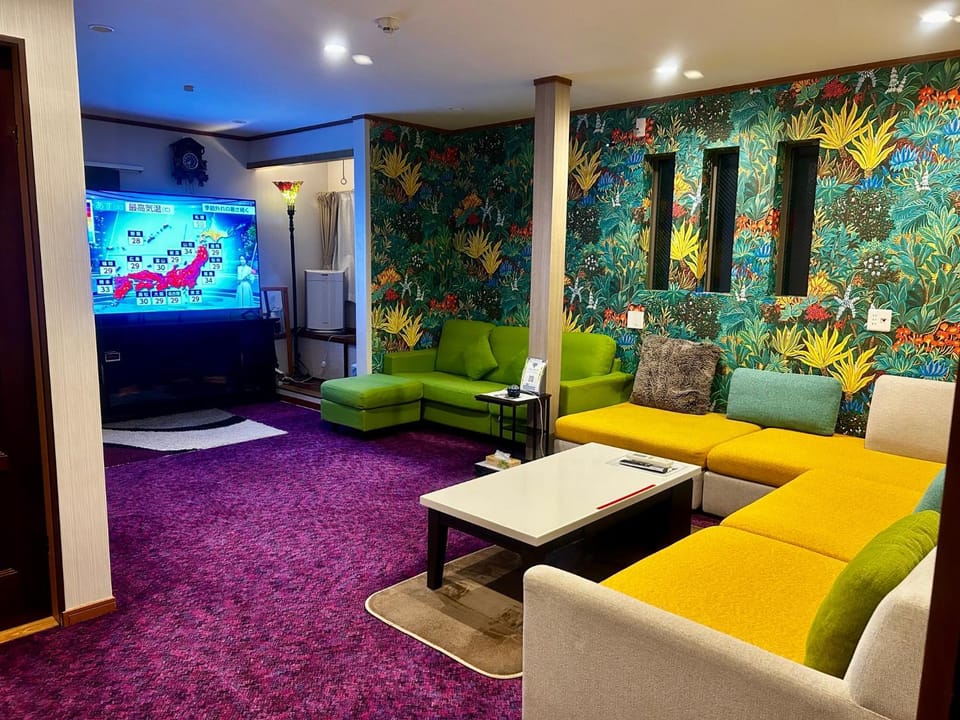 Private House Relax Inn Walking Distance to Costco Outlet Free Parking 4 Cars BBQ 広い一棟貸しRelax Inn 最大14名ok 4寝室2リビング広くてお得13名様まで1人1台ずつの寝具なので気楽ですアウトレット徒歩圏一軒家まるまる貸し切り車4台無料 House in Chiba Prefecture