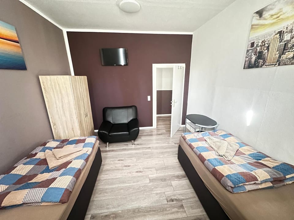 Communal lounge/ TV room, Evening entertainment, hair dresser