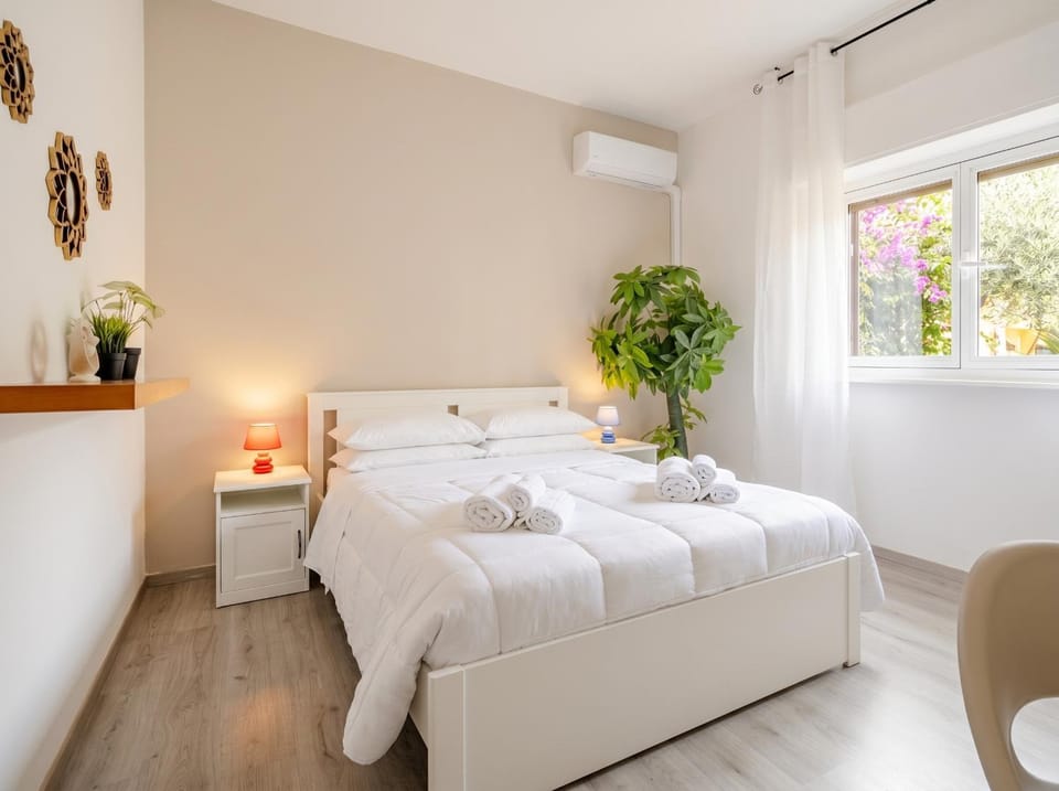 Poggio Suite Bright Urban Stay Apartment in Bari