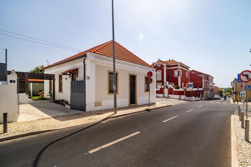 Property building, Location