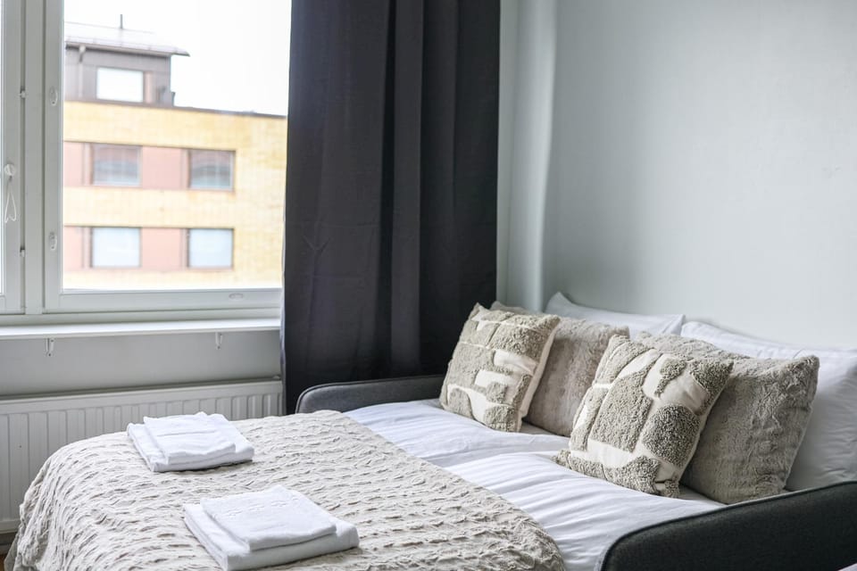 Bed, Living room
