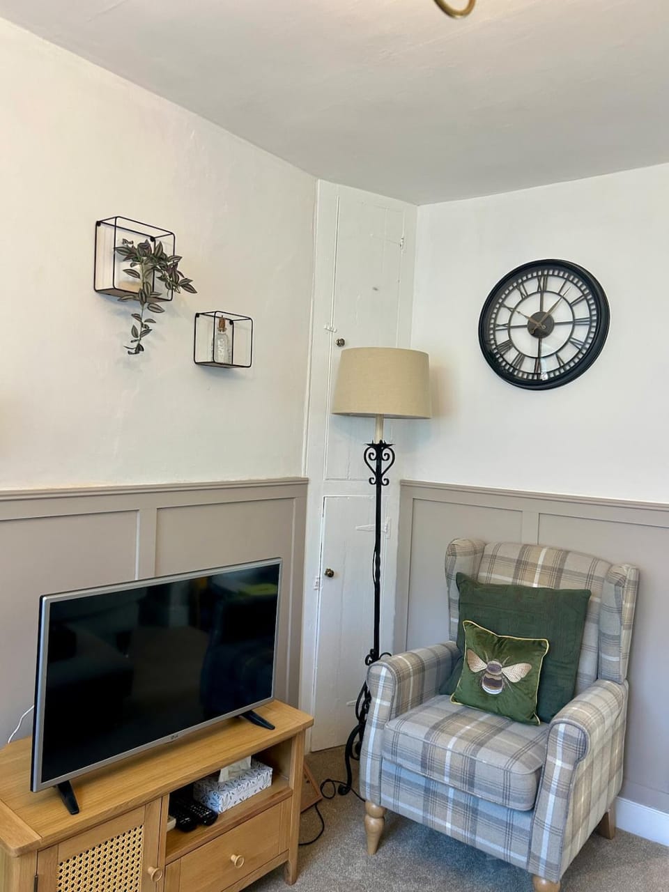 Communal lounge/ TV room, TV and multimedia, Living room, Evening entertainment