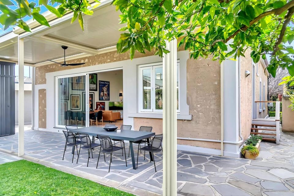 Patio, Dining area